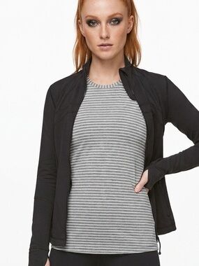 LULULEMON | OPEN BACK GRAY AND WHITE STRIPED SLEEVELESS TANK